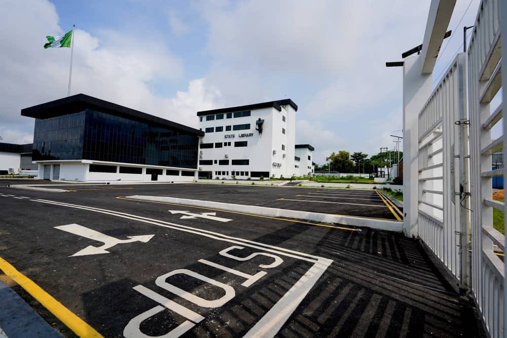 The outside view of the State Library Calabar.